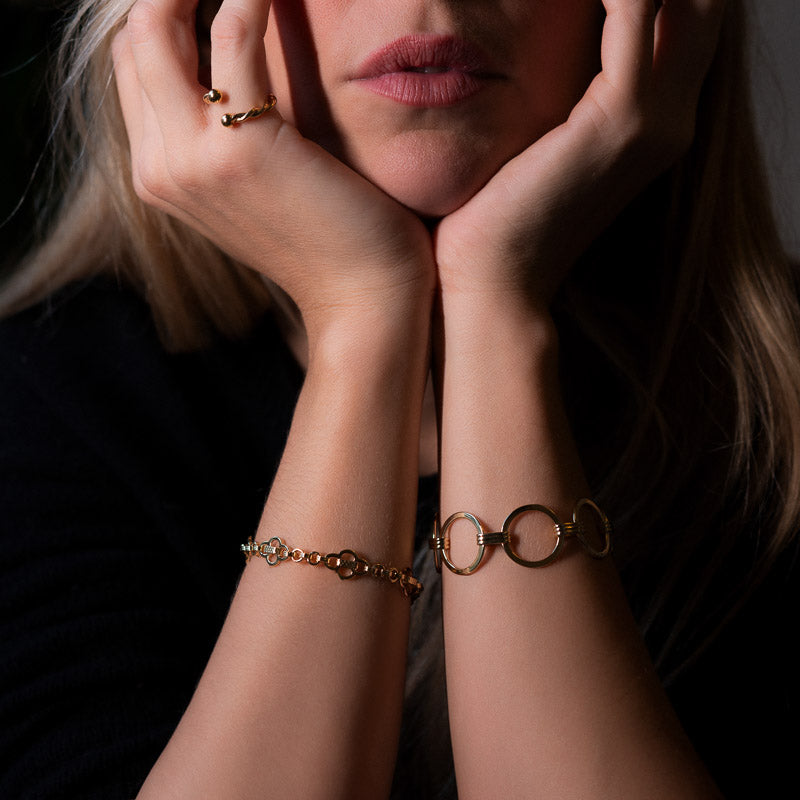 bracelet aurage femme-graphique-minimaliste-or 24 carats